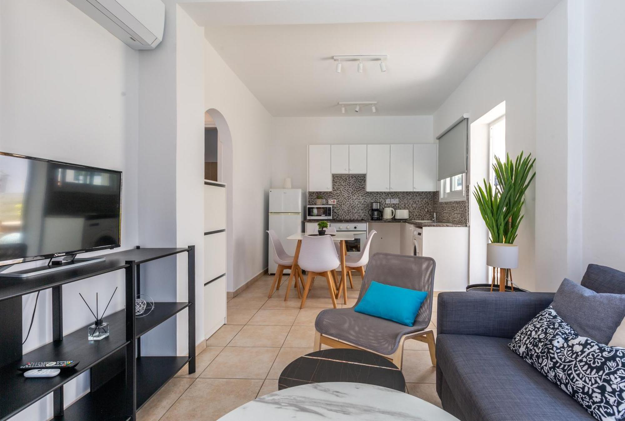 Beautiful One Bed Apartment In Пафос Экстерьер фото