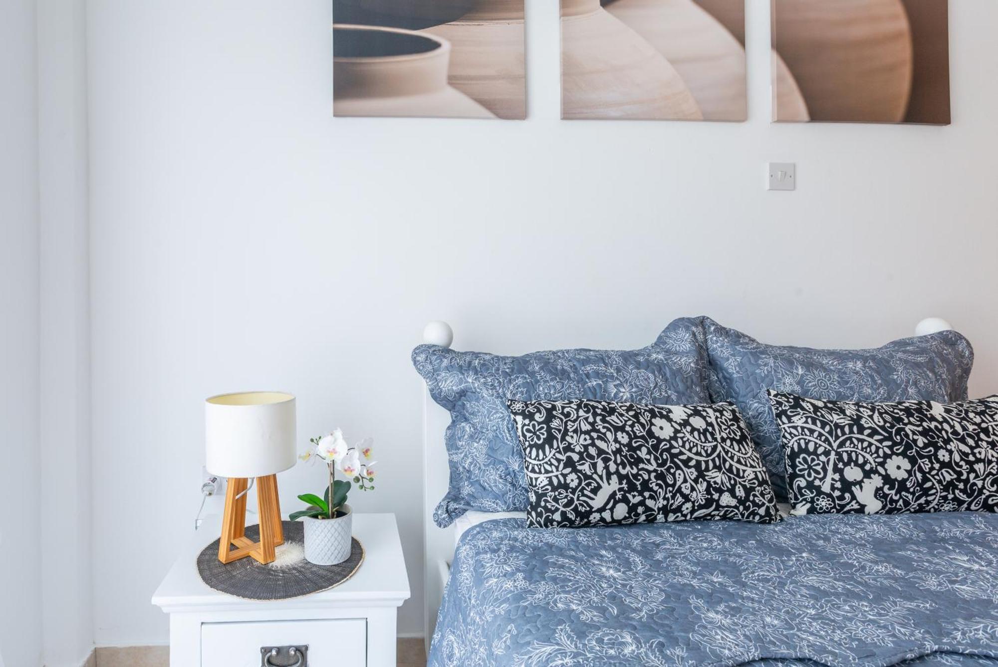 Beautiful One Bed Apartment In Пафос Экстерьер фото
